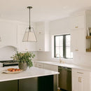 MSI Calacatta Vicenza® Premium Quartz Prefabricated Countertop - Island MSI Calacatta Vicenza® Premium Quartz Prefabricated Countertop - Island