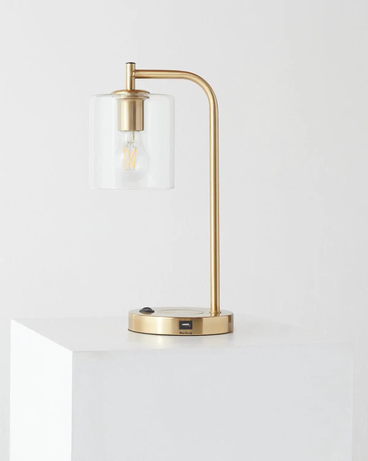 Elizabeth USB Table Lamp, photo 2 of 7