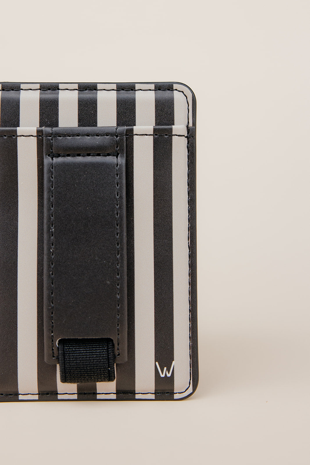 Fine Line Magnetic Wallet, photo 3 of 8