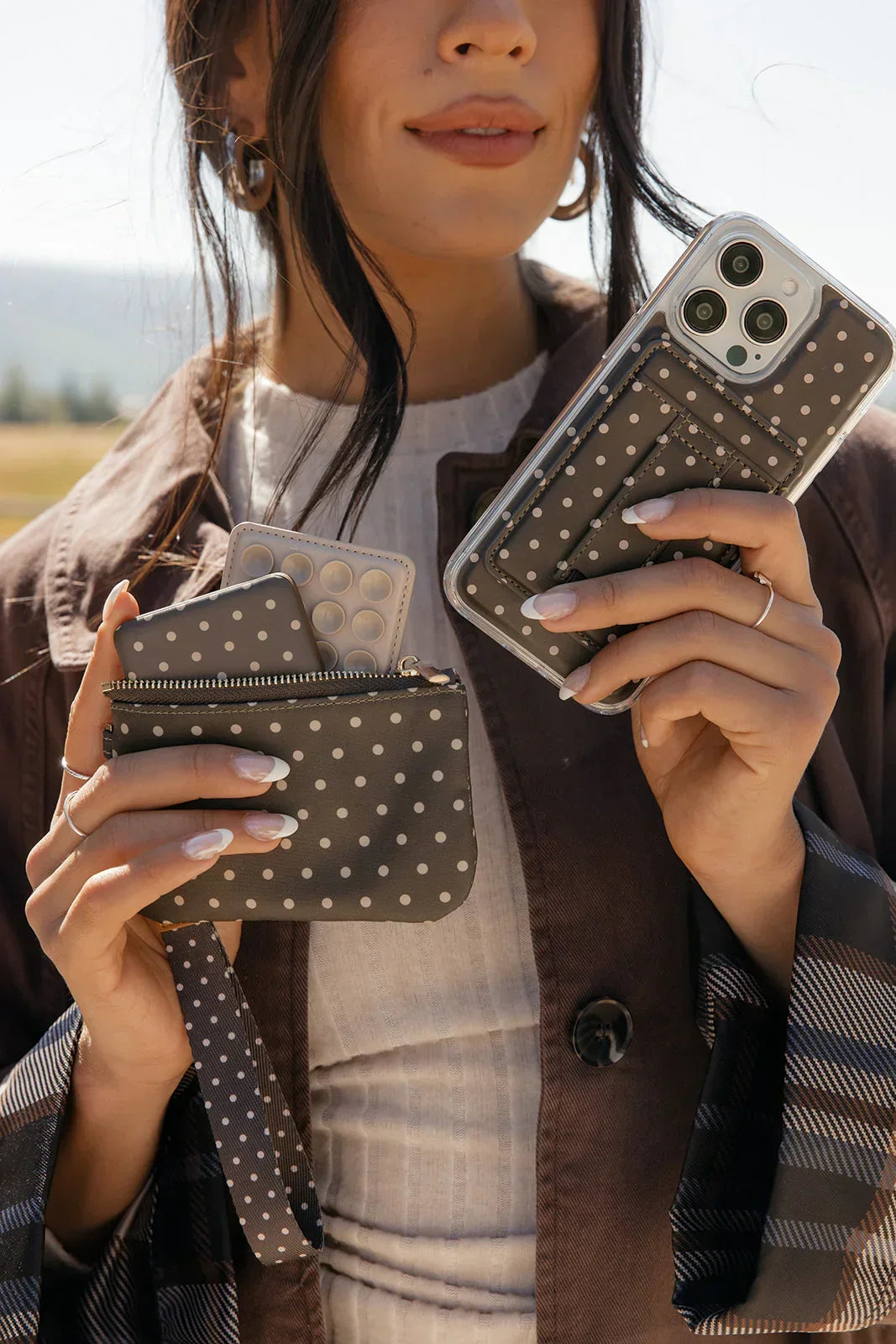 Cocoa Dot Magnetic Wallet, photo 6 of 7
