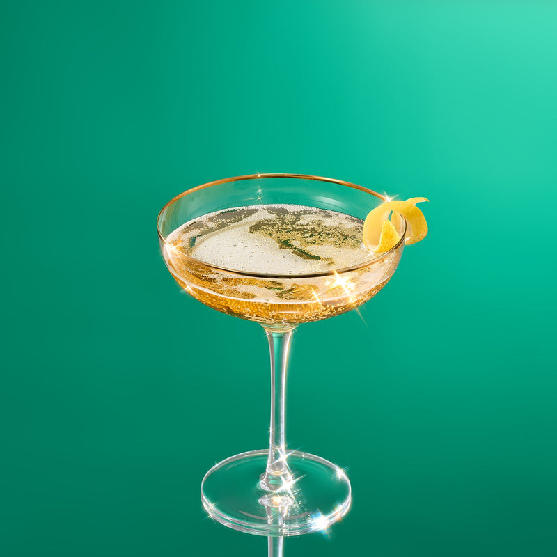 The Wine Savant Colored Crystal Gilded Rim Coupe Glass, Large 9oz Cocktail & Champagne Glasses 2-Set Vibrant Color Short Gold Vintage Tumblers, No Stem Margarita, Glassware Gift Idea (Gold Rimmed)