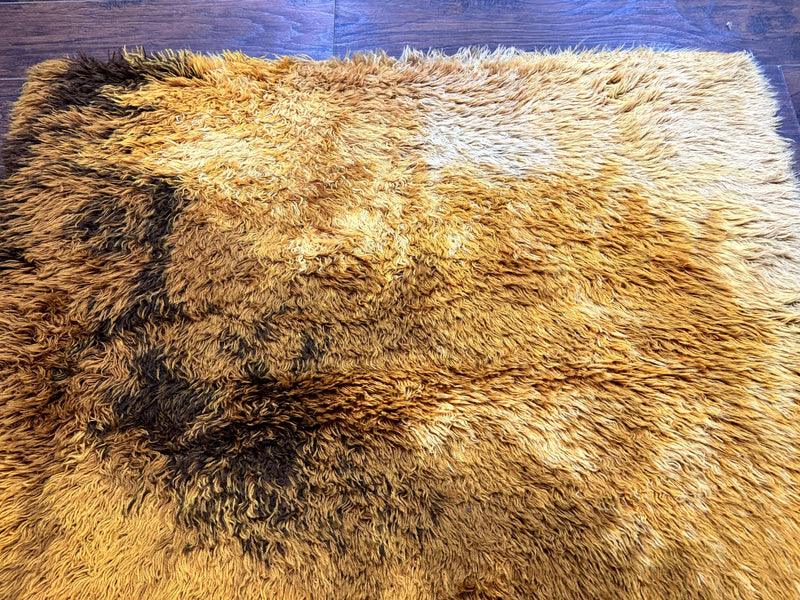 Rya Shag Rug 4.6 x 6, Shades of Yellow, Mid Century Vintage Carpet