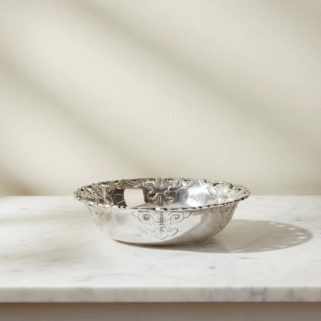 Fleur-De-Lis 12 Bowl, photo 13 of 14