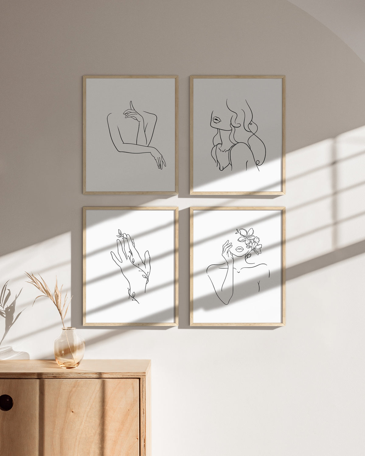 Minimal feminine, photo 2 of 5