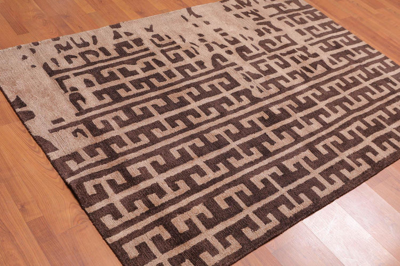4'7" x 6'7" Handmade Textured 100% Nylon Loop & Cut Area Rug Brown
