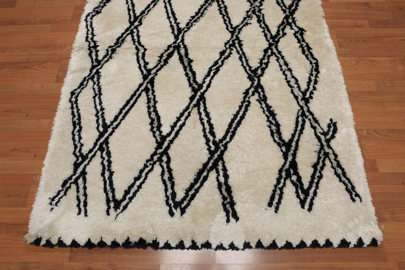 4'3" x 6' Handmade Geometric Pattern Moroccan Shag Area Rug Beige