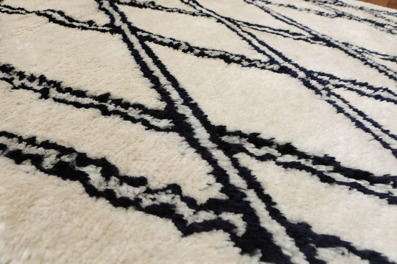 4'3" x 6' Handmade Geometric Pattern Moroccan Shag Area Rug Beige