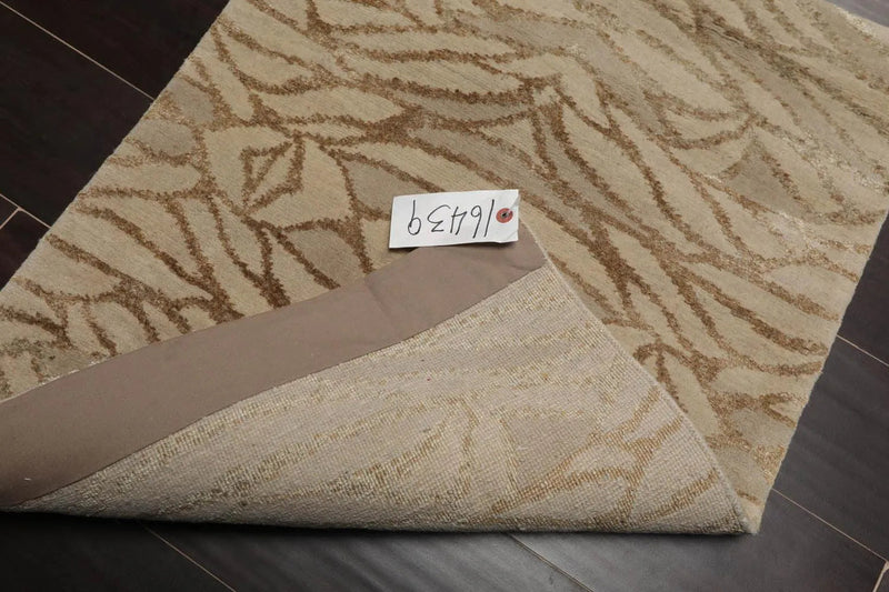 2’ x 3’ Hand Knotted Wool & Silk Modern Tibetan Oriental Area rug Beige, Gray