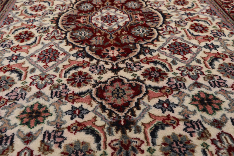 2’10” x 4’10" Hand Knotted 100% Wool Traditional Oriental Area Rug Cream