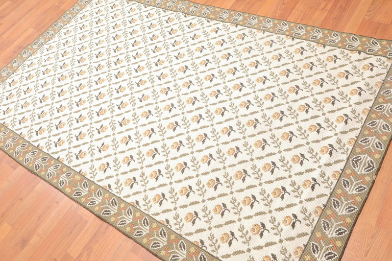 5' x 8' Hand Woven Floral Flatweave Wool French Needlepoint Area Rug Beige