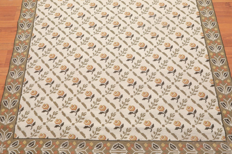 5' x 8' Hand Woven Floral Flatweave Wool French Needlepoint Area Rug Beige