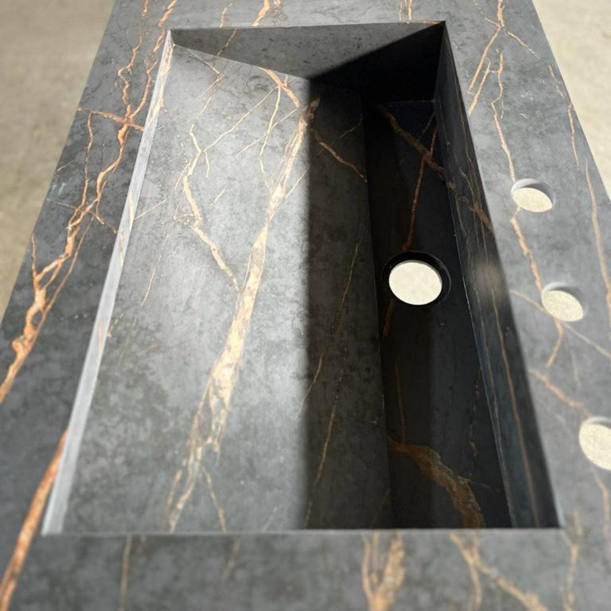 Dekton Laurent Engineered Porcelain Double Basin Sink - Handcrafted, photo 4 of 10