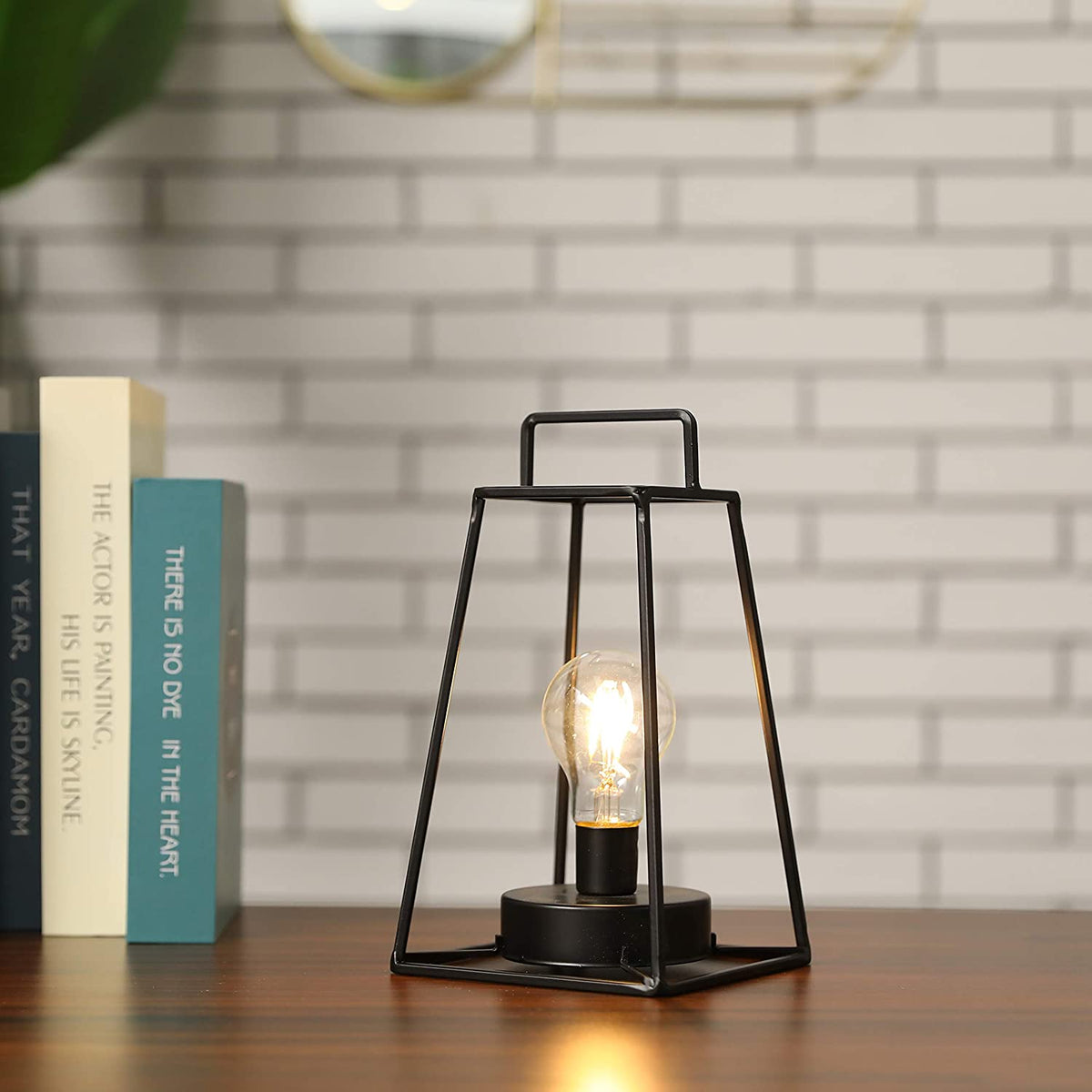 11.5’‘High Retro Style Geometric Table Lamp, photo 3 of 7