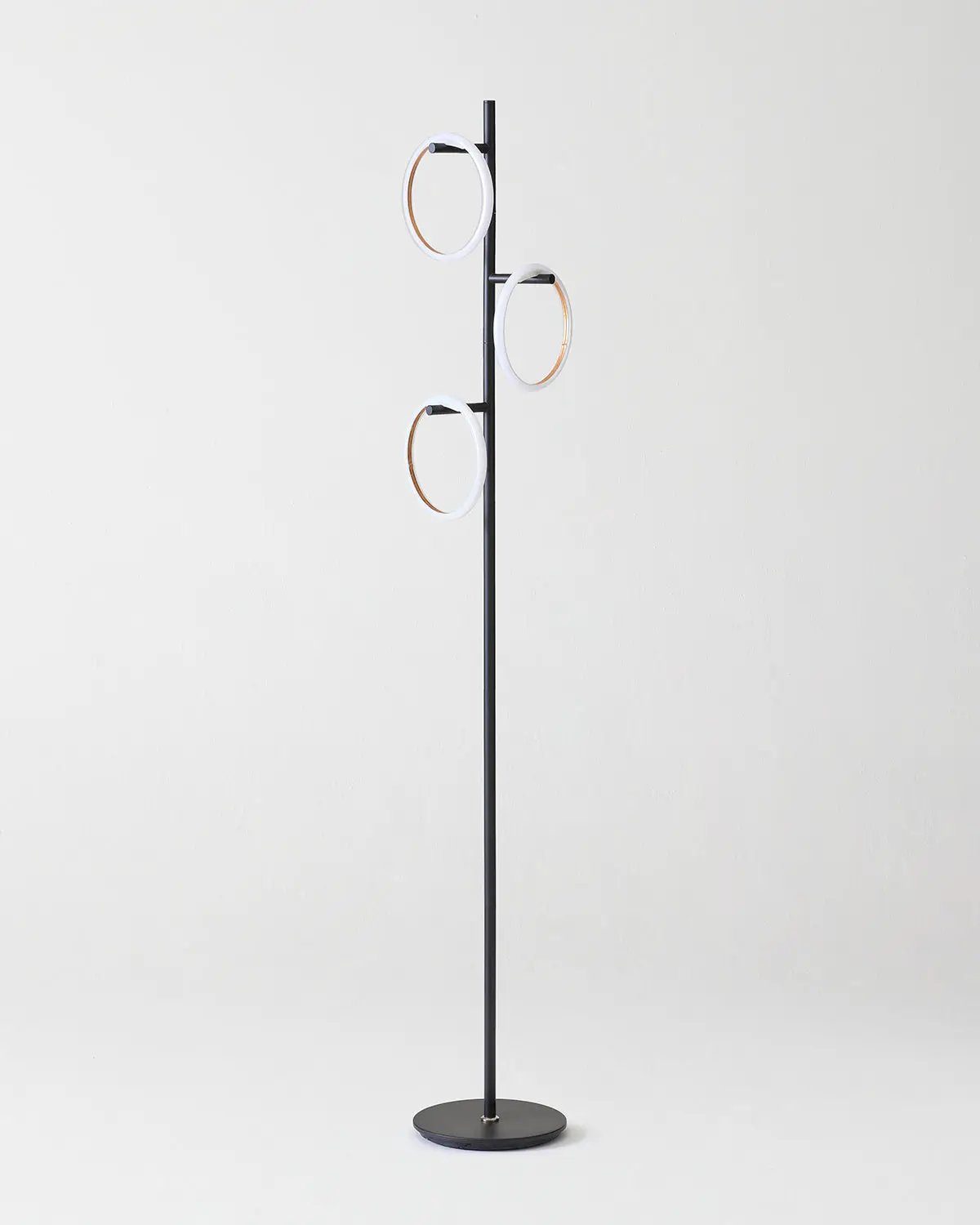 Saturn RGB Floor Lamp, photo 2 of 7