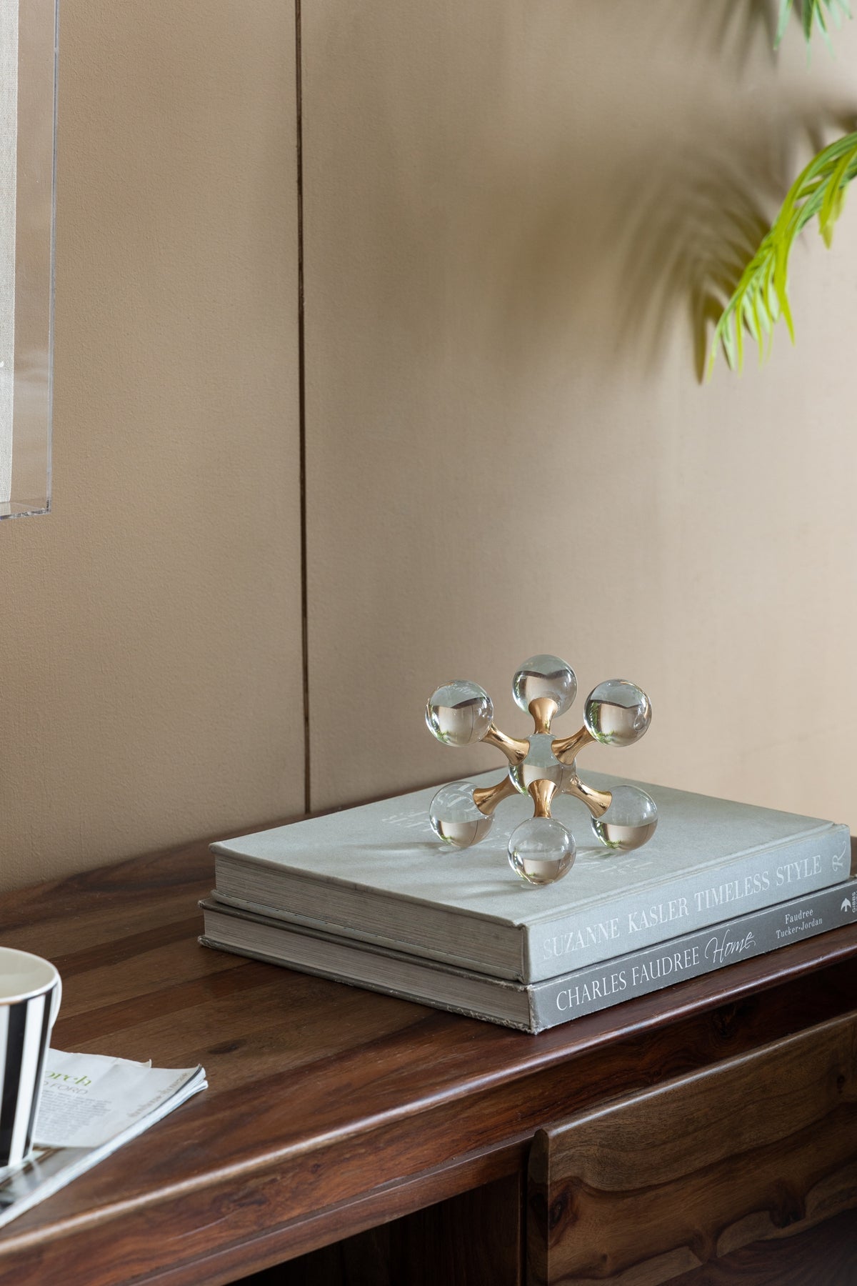 7.9" x 7.9" x 7.9" Clear and Gold Decorative Sculpture, photo 8 of 10