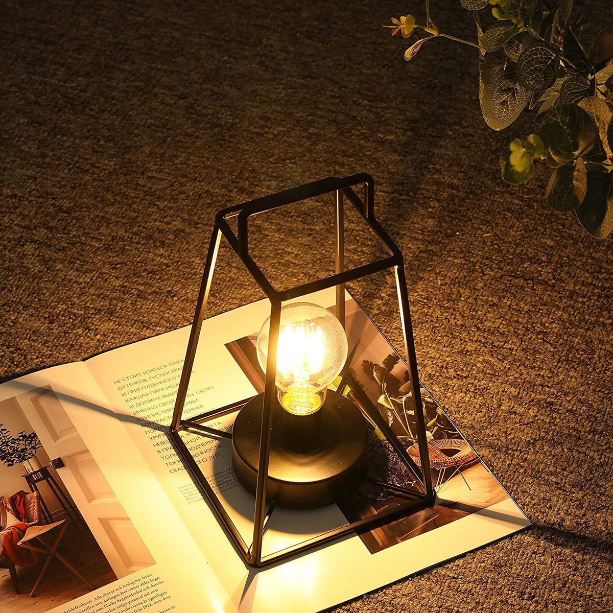 11.5’‘High Retro Style Geometric Table Lamp, photo 4 of 7
