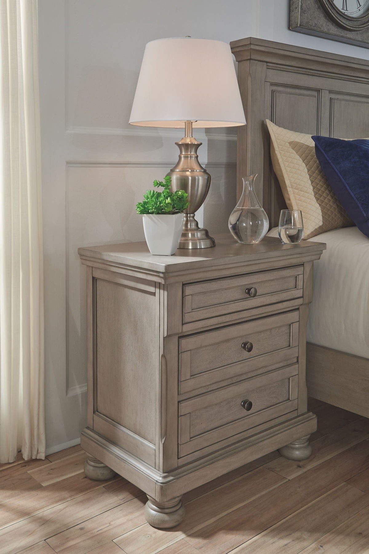 Lettner - Sleigh Bedroom Set, photo 20 of 40