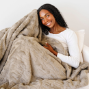 PATTERNED FAUX FUR THROW BLANKETS by Saranoni