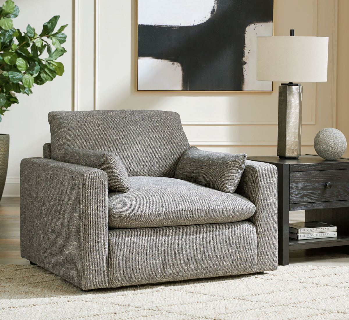Dramatic - Living Room Set, photo 8 of 14