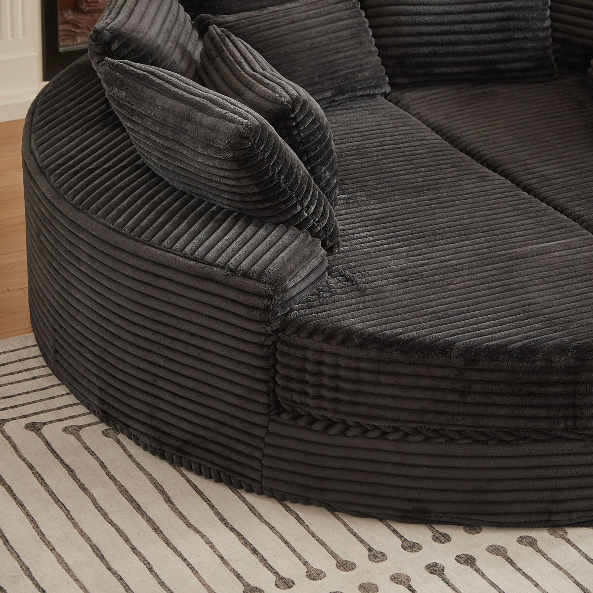 Round Oversized Sofa Bed With 5 Throw Pillows, photo 11 of 31