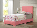 Elegant Platform Bed For Relaxed Spaces