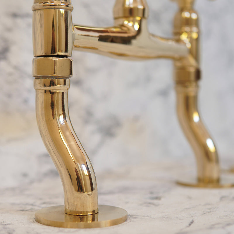 Elegant Curved Leg Brass Bridge Faucet - BRASSMA