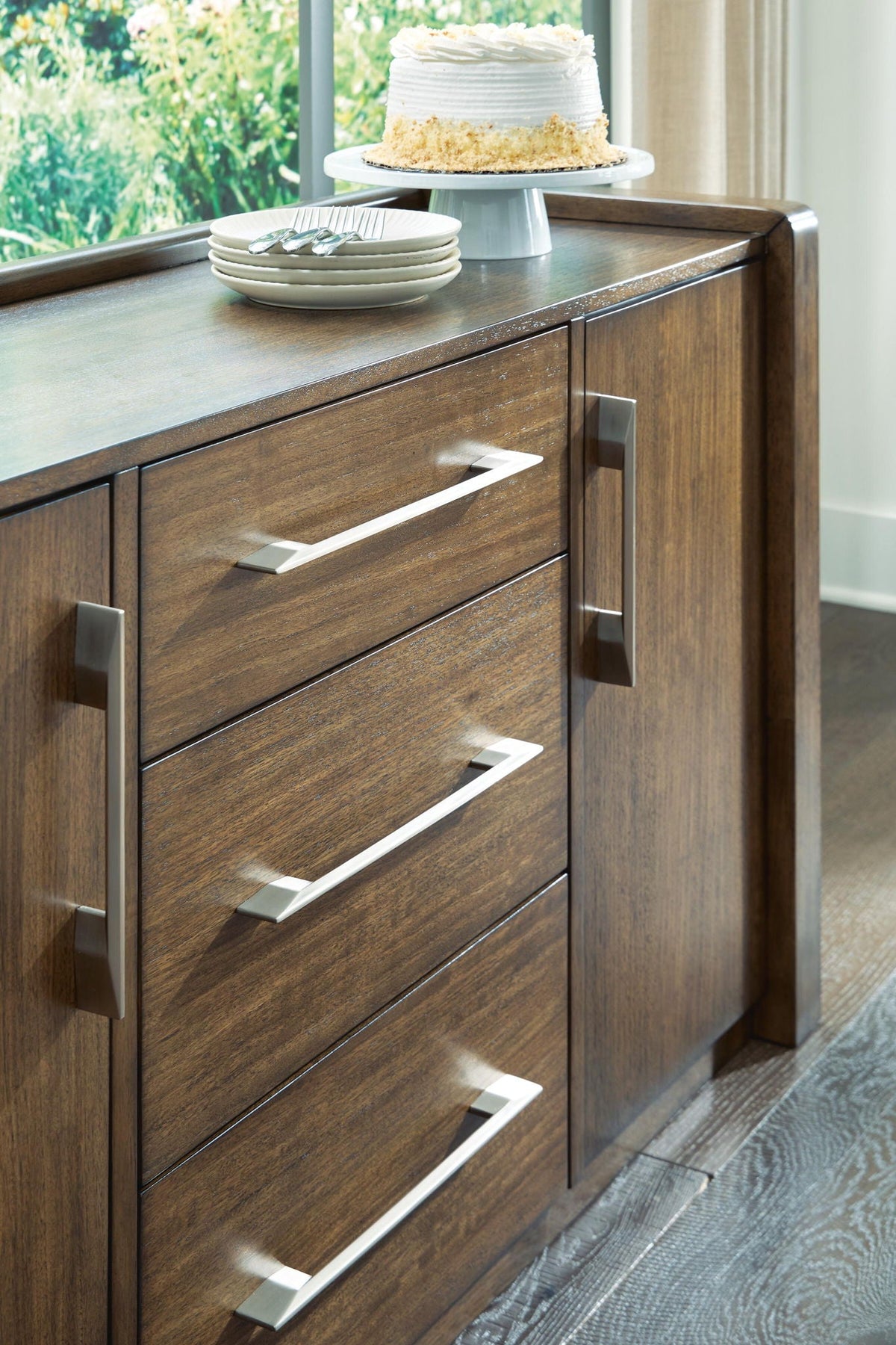 Marxmore - Dining Room Server - Brown, photo 3 of 7