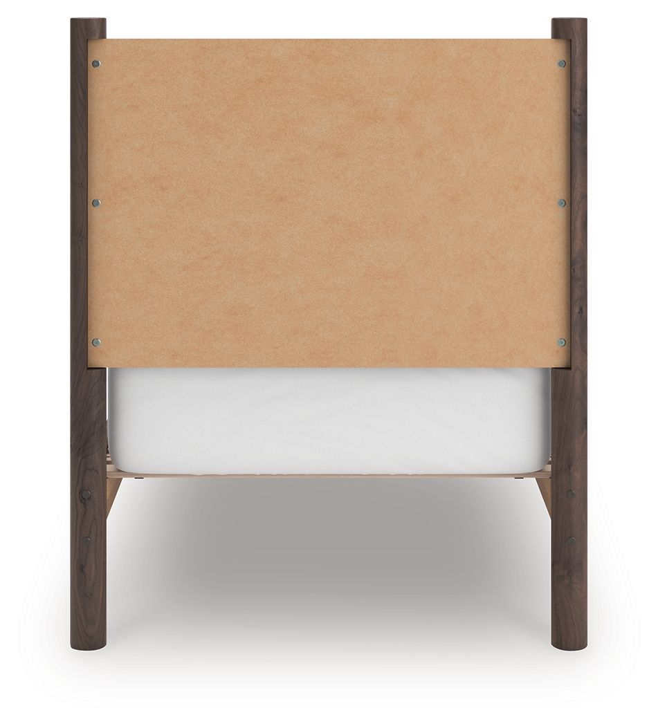 Pamytta - Panel Platform Bed, photo 4 of 7