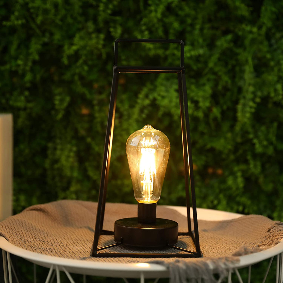 12''H Retro Style Geometric Table Lamp, photo 6 of 7