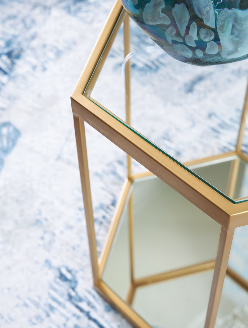 Veerwick - Accent Cocktail Table - Gold Finish, photo 4 of 5