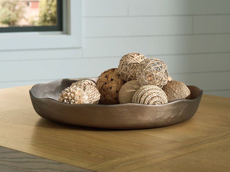 Wallmen - Tray - Champagne Gold Finish, photo 3 of 5