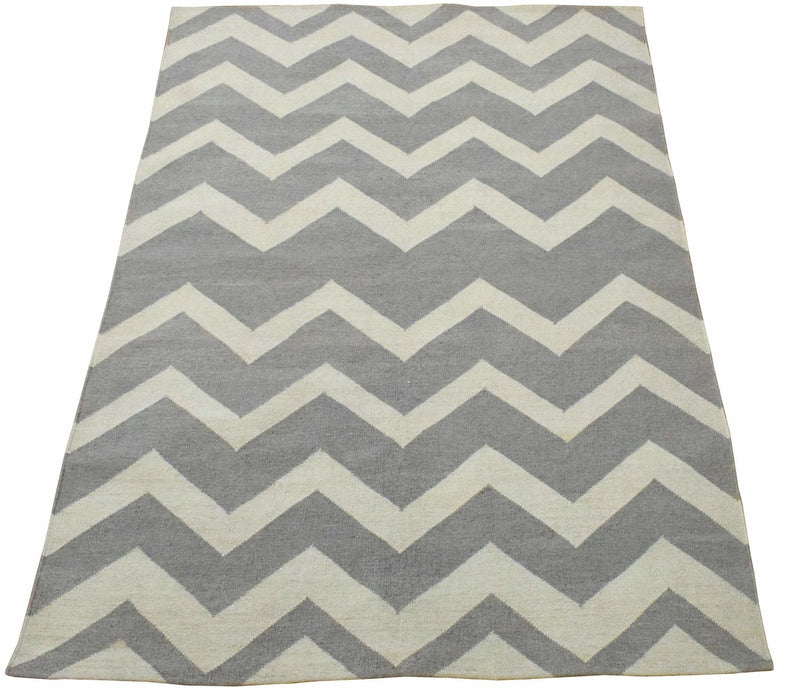 5x8 Dhurrie Rug, Gray and White Chevron Pattern Rug