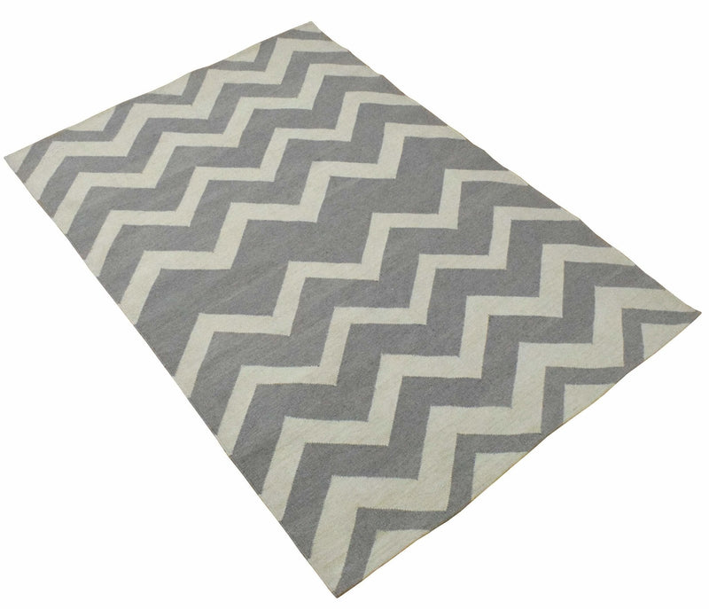 5x8 Dhurrie Rug, Gray and White Chevron Pattern Rug