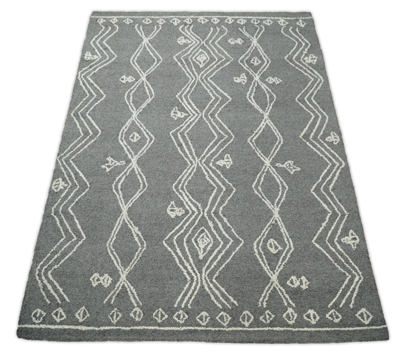 5x8 Gray and White Tribal Hand Hooked Textured Loop Area Rug | TRIB1