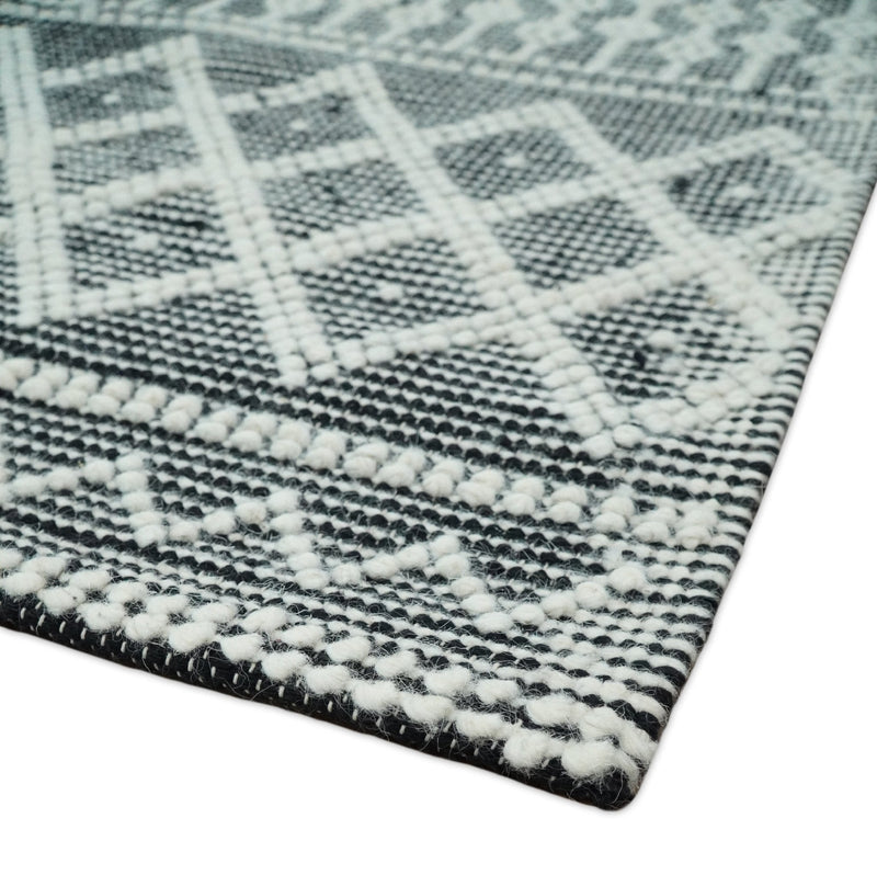 5x8 Hand woven tribal Woolen Chunky and Soft White and Black Wool Area Rug | TRDMA22