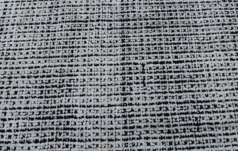 5x8 White and Black Handmade Area Rug Made With Fine Viscose | TRD0081AR58