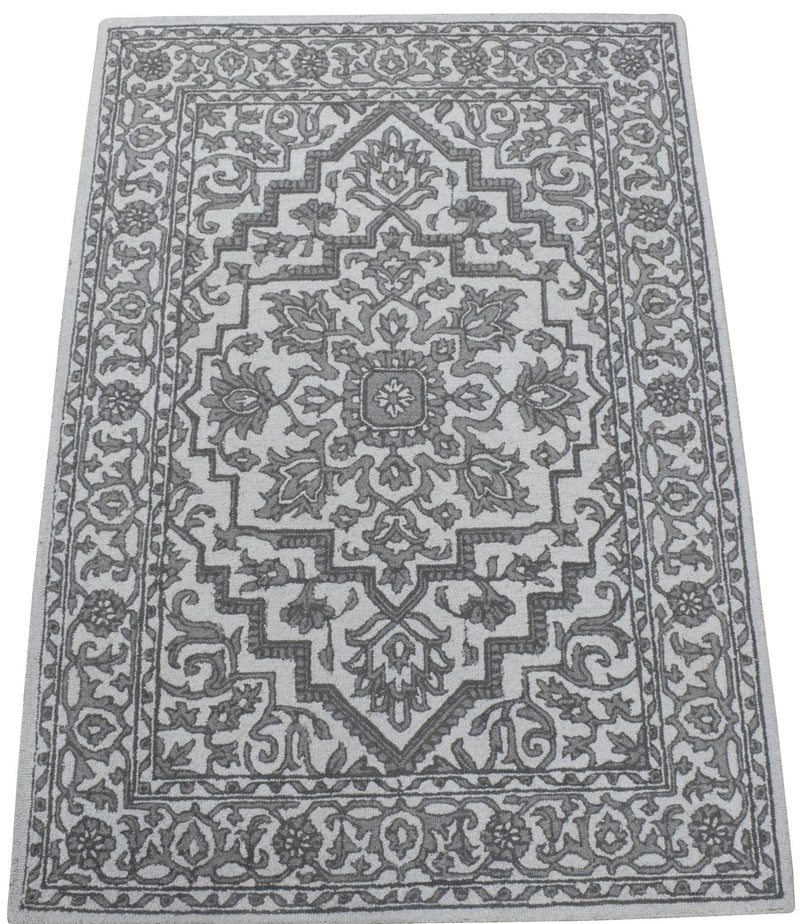 5x8 Silver and Charcoal Traditional Design Wool Area Rug