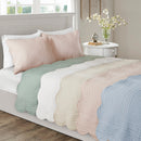 3 Piece Reversible Scalloped Edge Quilt Set White Full/Queen