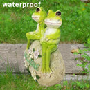 Solar Powered Frog Couple Statue with LED Lit Flowers Welcome Sign 7-Inch Tall Resin Garden Decor Romantic Ornament Gift for Porch Patio Housewarming Wedding Outdoor Decor by CozyNest Decor