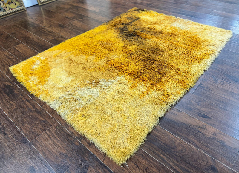 Rya Shag Rug 4.6 x 6, Shades of Yellow, Mid Century Vintage Carpet