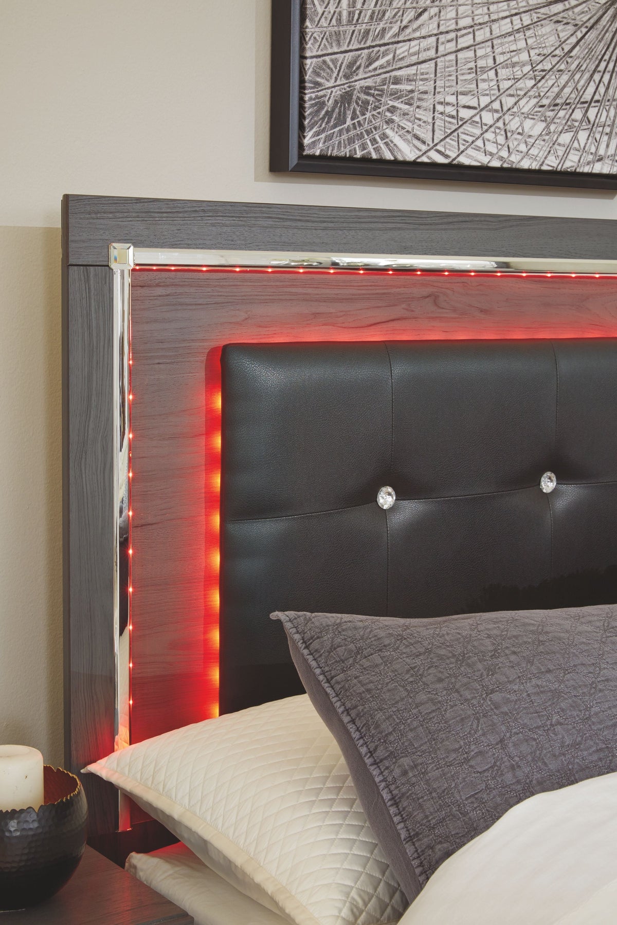 Lodanna - Upholstered Panel Headboard, photo 4 of 7
