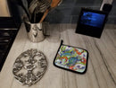 Crab Shrimp Oysters Pot Holder Set of 2 Heat Resistant Quilted Hot Pads 7.5 x 7.5 Inch, Insulated Kitchen Trivets for Cooking & Baking
