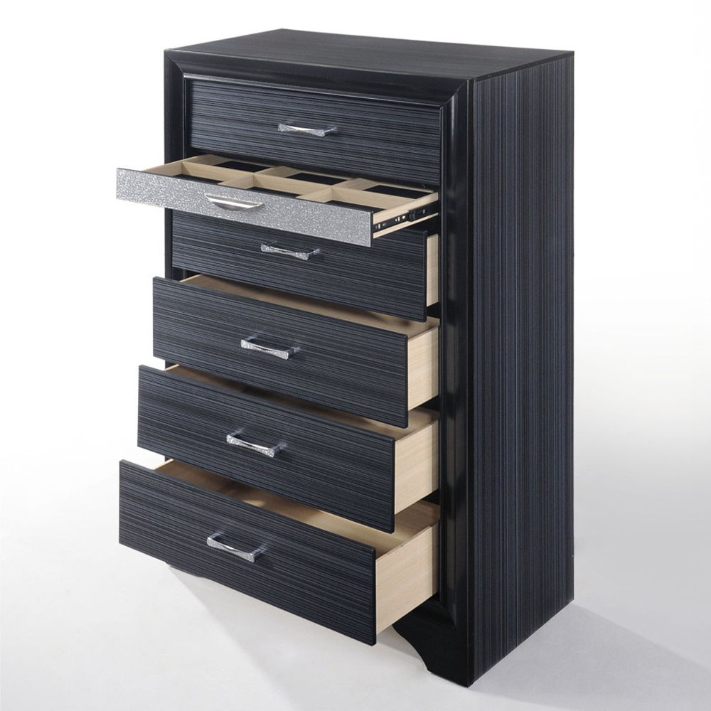 Naima - Chest, photo 12 of 21