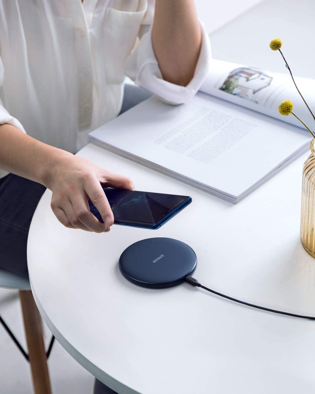 Anker <b>313</b> Wireless Charger (Pad), photo 10 of 21