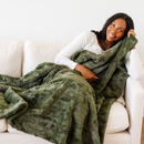 PATTERNED FAUX FUR XL THROW BLANKETS by Saranoni
