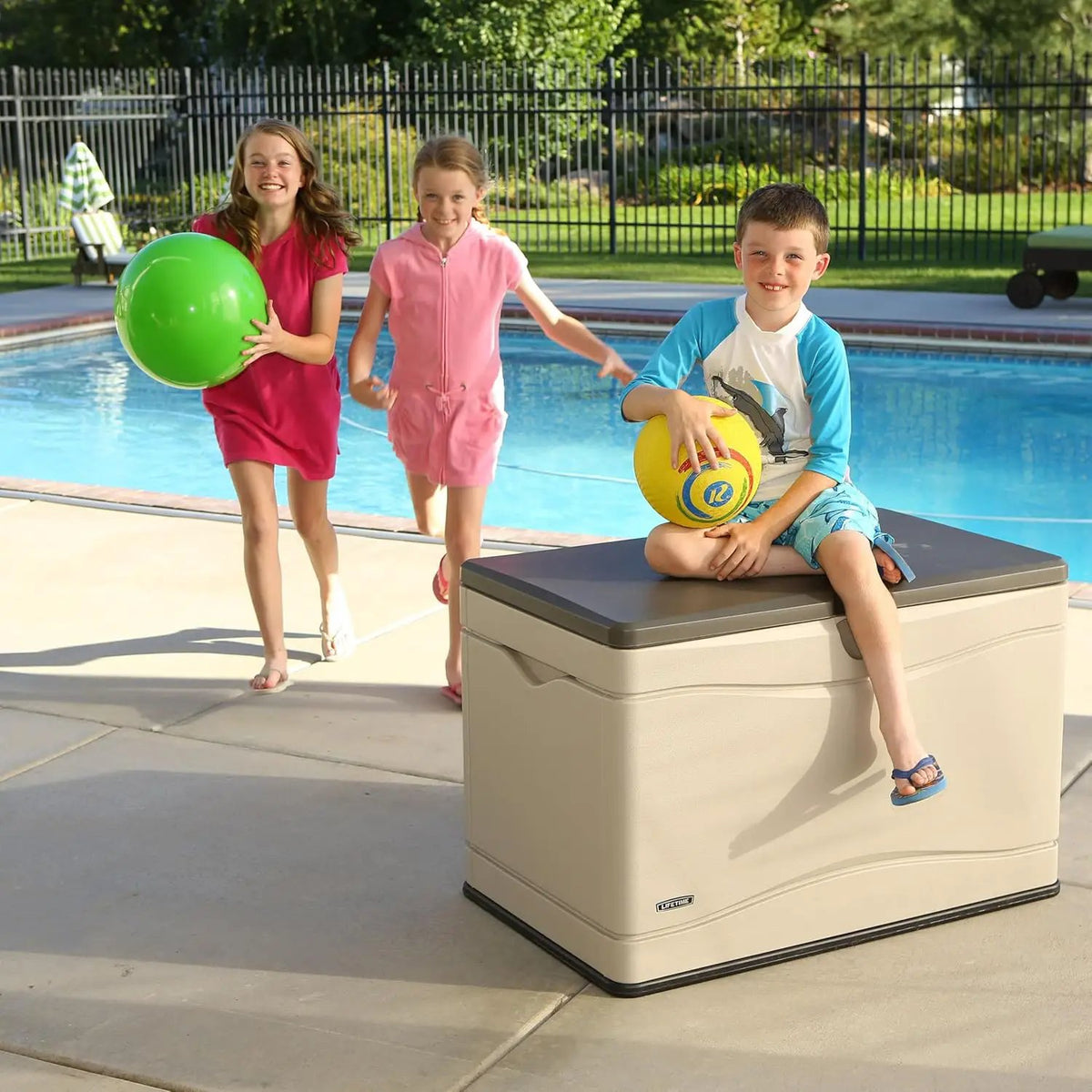 Lifetime 60103 Deck Storage Box, 80 Gallon, Desert Sand/Brown, photo 5 of 6