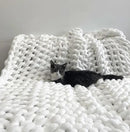 Maetoow Chenille Chunky Knit Blanket Throw （40×50 Inch）, Handmade Warm & Cozy Blanket Couch, Bed, Home Decor, Soft Breathable Fleece Banket, Christmas Thick and Giant Yarn Throws, White by CozyNest Decor
