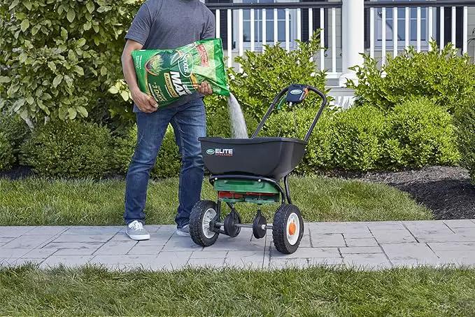 Scotts Green Max Lawn Food, Lawn Fertilizer Plus Iron Supplement for Greener Grass, 10,000 sq. ft., 33.33 lbs., photo 3 of 16