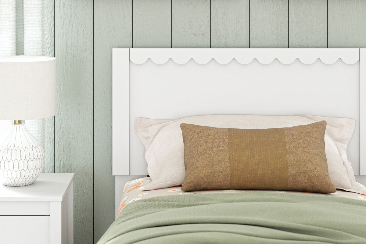 Hallityn - Panel Headboard, photo 3 of 5