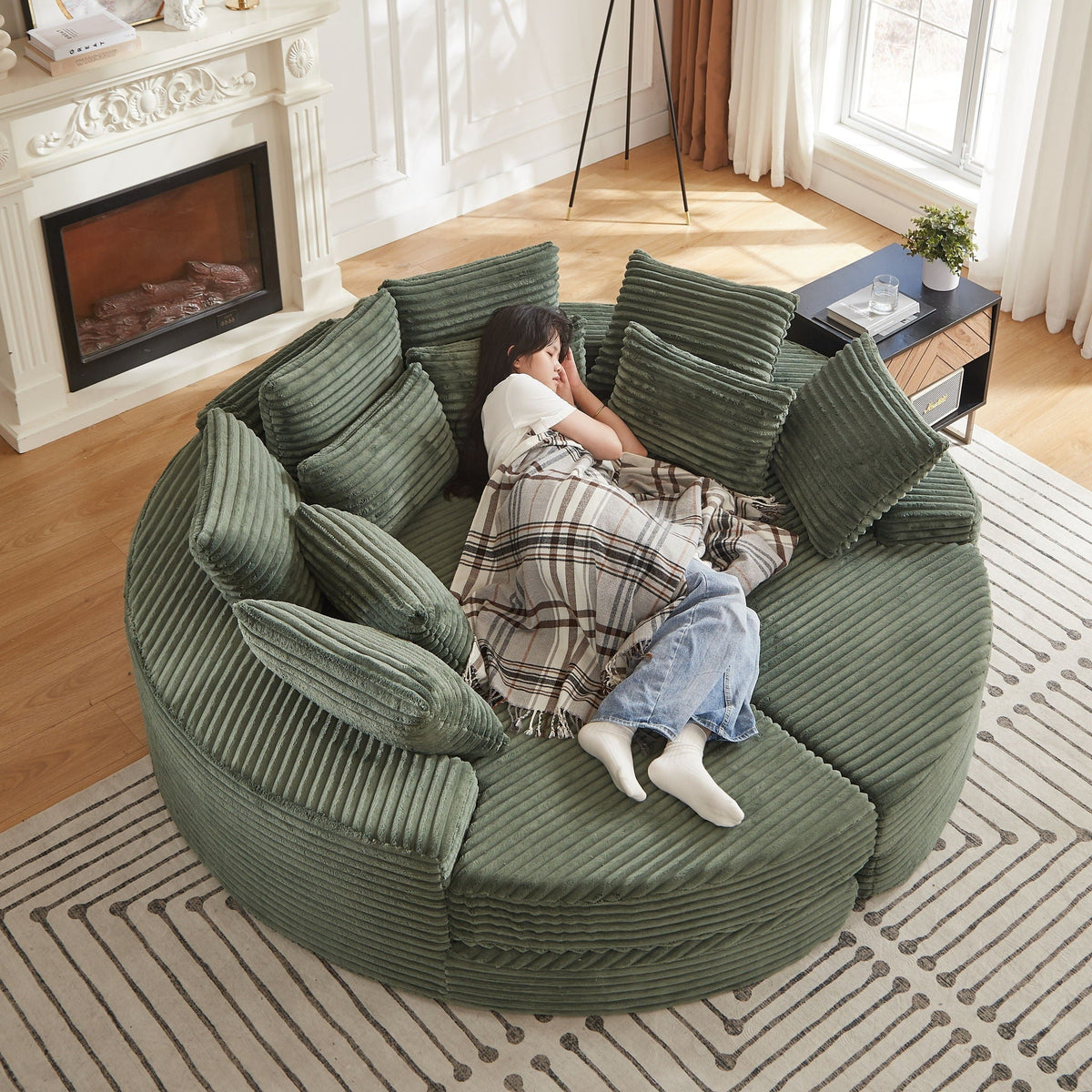 Round Oversized Sofa Bed With 5 Throw Pillows, photo 18 of 31